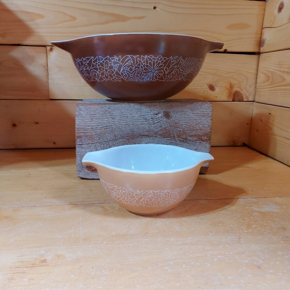 Vintage Woodland Cinderella Mixing Bowls 441 + 444 - Picture 4 of 8